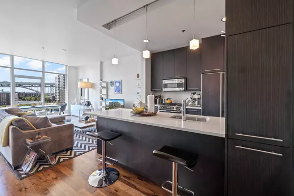 949 NW Overton St #608, Portland, OR 97209-3198