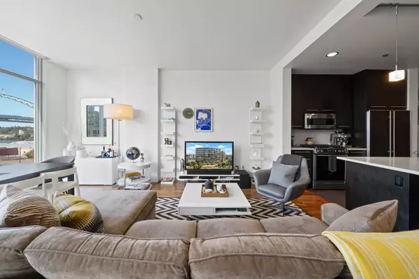 949 NW Overton St #608, Portland, OR 97209-3198