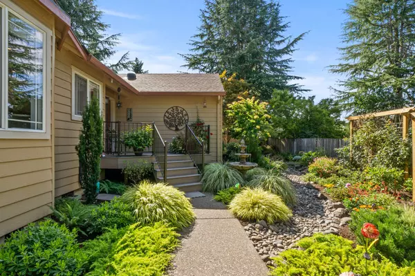 2122 Nolan Ln, West Linn, OR 97068-4212