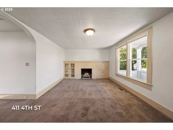 411 4TH ST, Oregon City, OR 97045