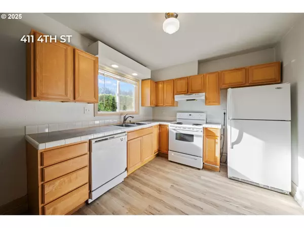 411 4TH ST, Oregon City, OR 97045