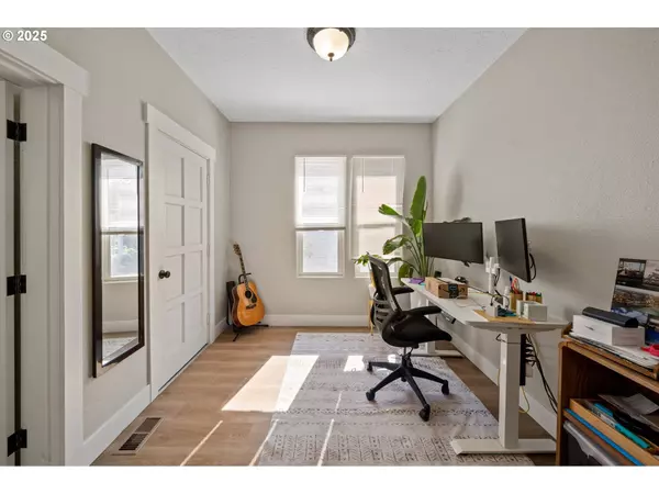 401 4TH ST, Oregon City, OR 97045