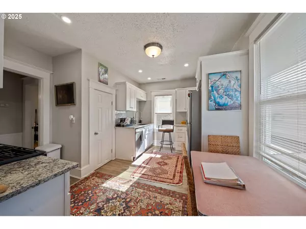 408 HIGH ST, Oregon City, OR 97045