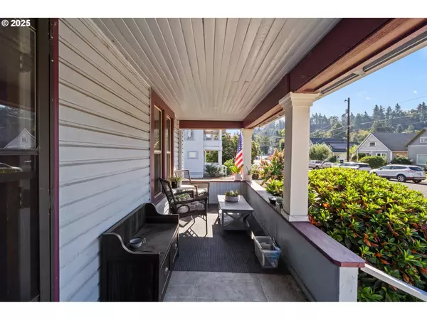 401 4TH ST, Oregon City, OR 97045