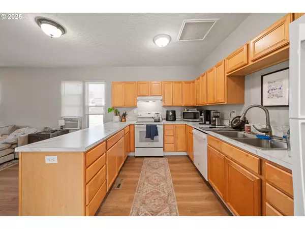 401 4TH ST, Oregon City, OR 97045