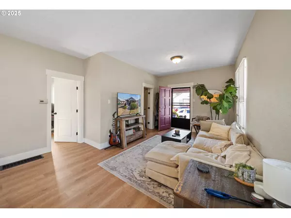 401 4TH ST, Oregon City, OR 97045