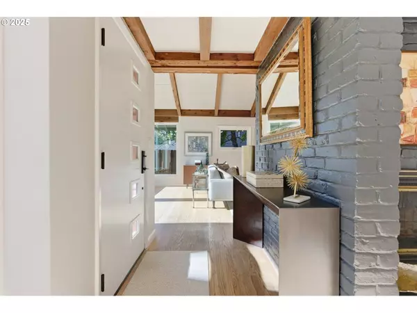 2703 GLEN EAGLES RD, Lake Oswego, OR 97034