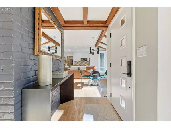 2703 GLEN EAGLES RD, Lake Oswego, OR 97034