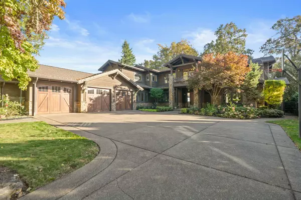 2500 Glen Eagles Rd, Lake Oswego, OR 97034-2766