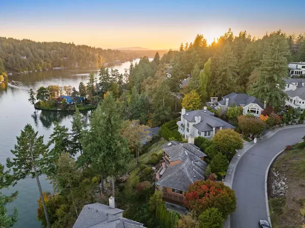 1592 View Lake Ct, Lake Oswego, OR 97034-3770