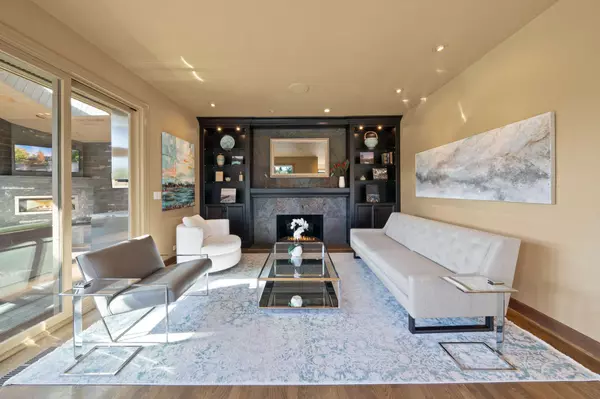 1592 View Lake Ct, Lake Oswego, OR 97034-3770