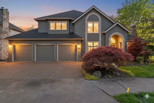 5834 Ridgetop Ct, Lake Oswego, OR 97035-5710