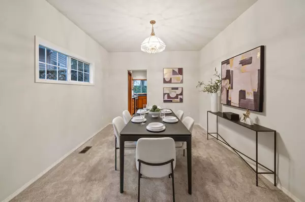 14390 Camden Ln, Lake Oswego, OR 97035-8744