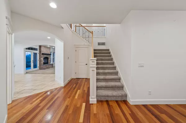 978 N Alder St, Canby, OR 97013-3369