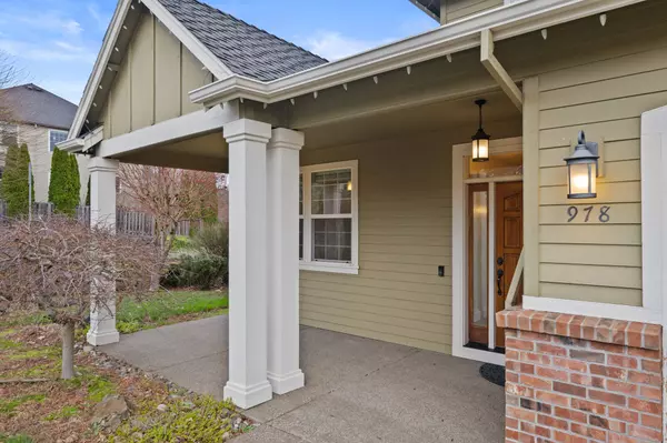 978 N Alder St, Canby, OR 97013-3369