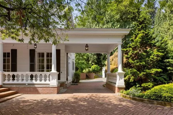 11175 S Riverwood Rd, Portland, OR 97219-8443