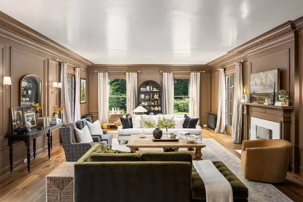 11175 S Riverwood Rd, Portland, OR 97219-8443