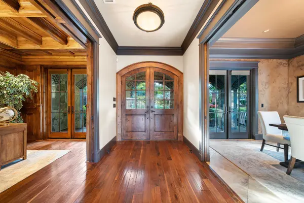 100 3rd St, Lake Oswego, OR 97034-3018