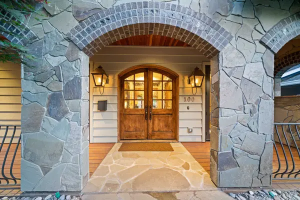 100 3rd St, Lake Oswego, OR 97034-3018