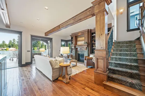 100 3rd St, Lake Oswego, OR 97034-3018