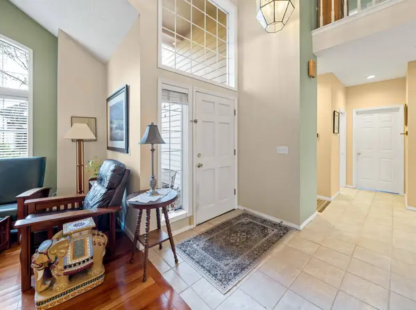 5300 Coventry Ct, Lake Oswego, OR 97035-8741