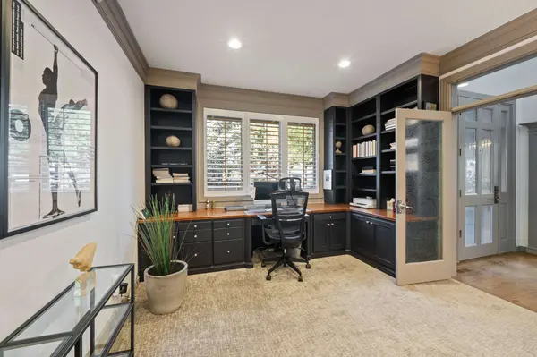 13048 SW Knaus Rd, Lake Oswego, OR 97034-1515