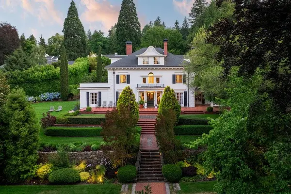 11175 S Riverwood Rd, Portland, OR 97219-8443