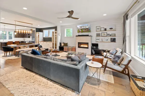 8274 SW 47th Ave, Portland, OR 97219-3433