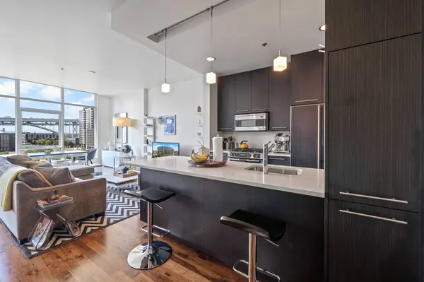 949 NW Overton St #608, Portland, OR 97209-3198