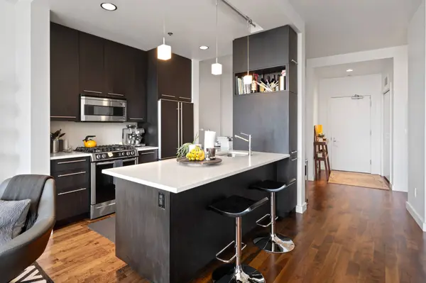 949 NW Overton St #608, Portland, OR 97209-3198