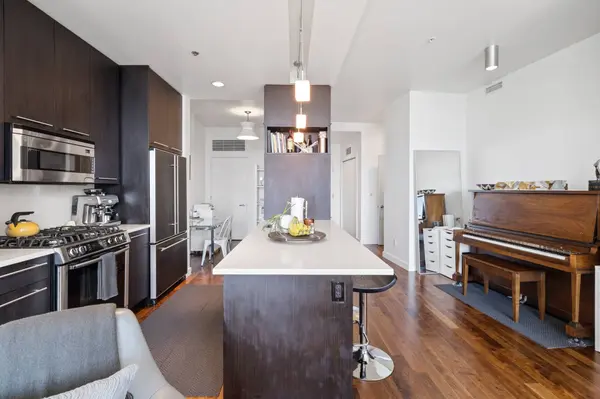 949 NW Overton St #608, Portland, OR 97209-3198