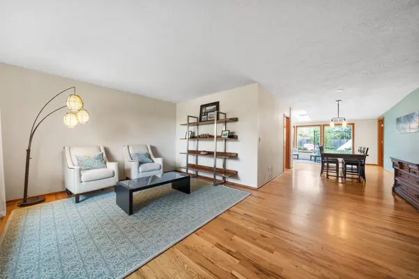 12916 SW 61st Ave, Portland, OR 97219-8015