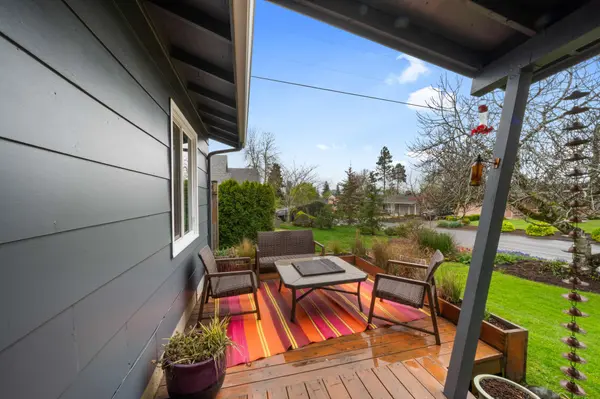 12916 SW 61st Ave, Portland, OR 97219-8015