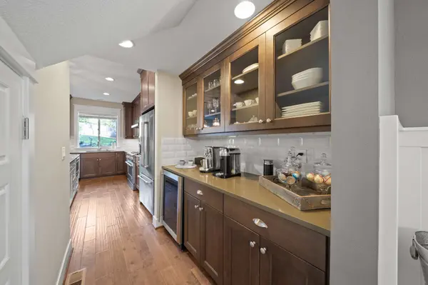 14144 Goodall Rd, Lake Oswego, OR 97034-2048