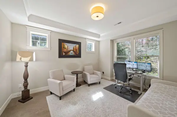 14144 Goodall Rd, Lake Oswego, OR 97034-2048