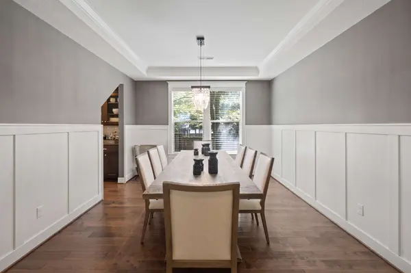 14144 Goodall Rd, Lake Oswego, OR 97034-2048