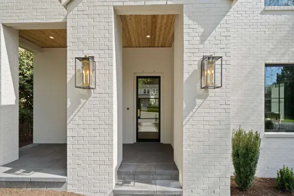 555 6th St, Lake Oswego, OR 97034-2903