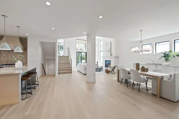 555 6th St, Lake Oswego, OR 97034-2903