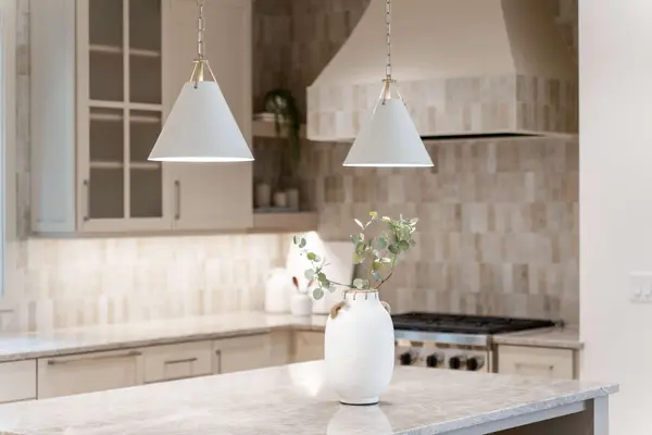 555 6th St, Lake Oswego, OR 97034-2903