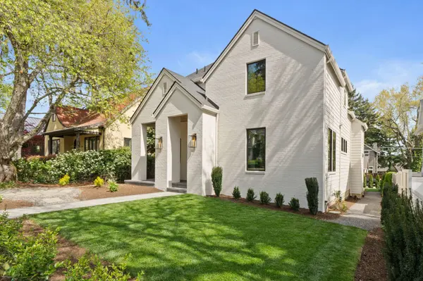 555 6th St, Lake Oswego, OR 97034-2903