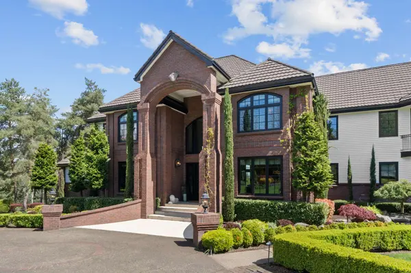 24770 SW Valley View Rd, West Linn, OR 97068-9651