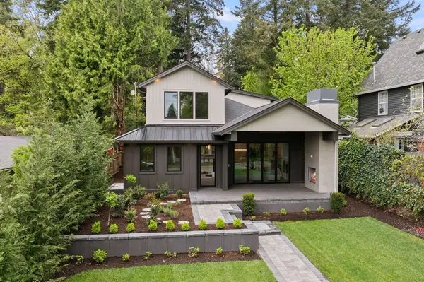 530 8th St, Lake Oswego, OR 97034-2911