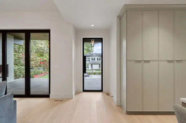 530 8th St, Lake Oswego, OR 97034-2911