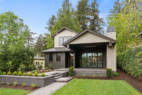 530 8th St, Lake Oswego, OR 97034-2911