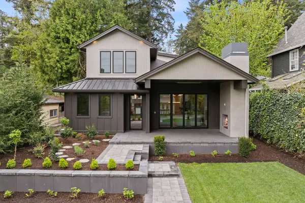 530 8th St, Lake Oswego, OR 97034-2911