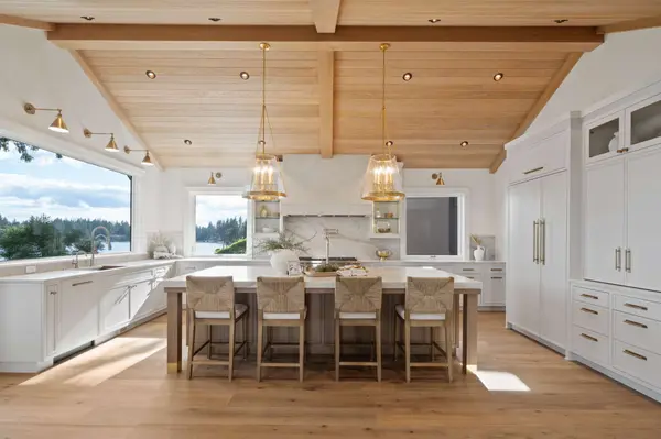 2988 Lakeview Blvd, Lake Oswego, OR 97035-3648
