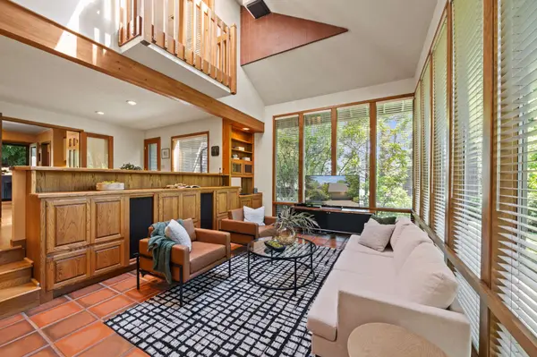 4273 Sundew Ct, Lake Oswego, OR 97035-1828