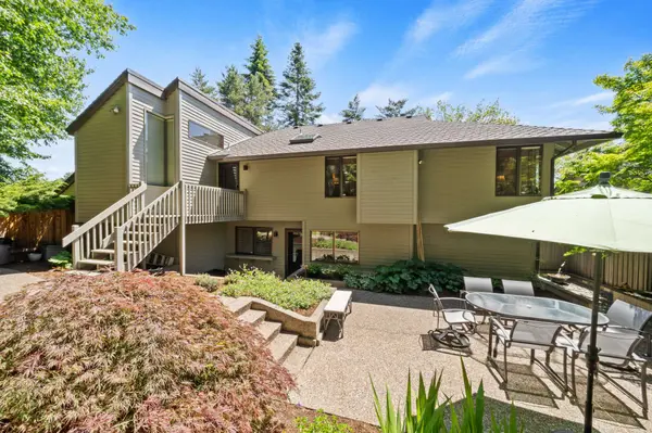 4273 Sundew Ct, Lake Oswego, OR 97035-1828
