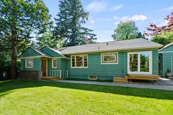 4575 SW Dogwood Ln, Portland, OR 97225-2042