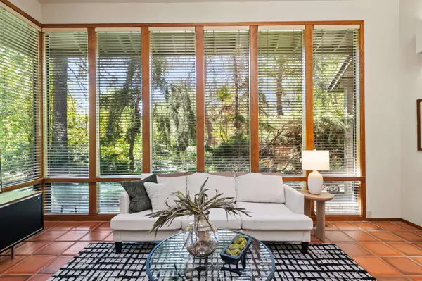 4273 Sundew Ct, Lake Oswego, OR 97035-1828